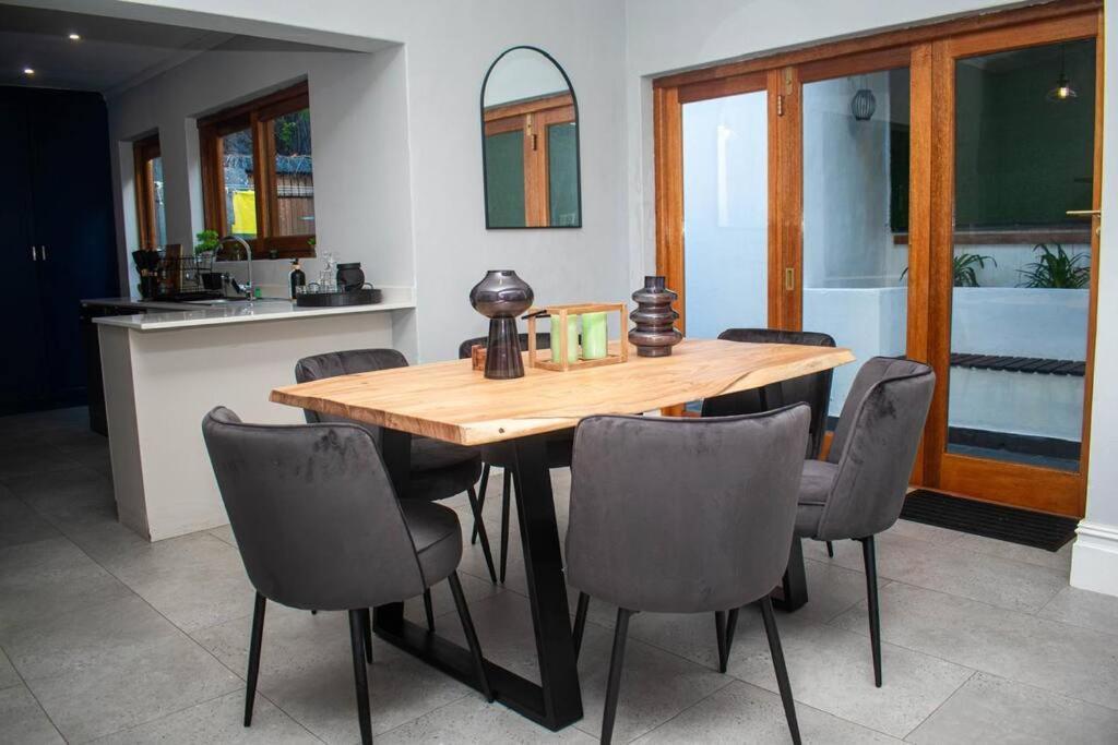 Greenpoint Victorian Apartment Cape Town